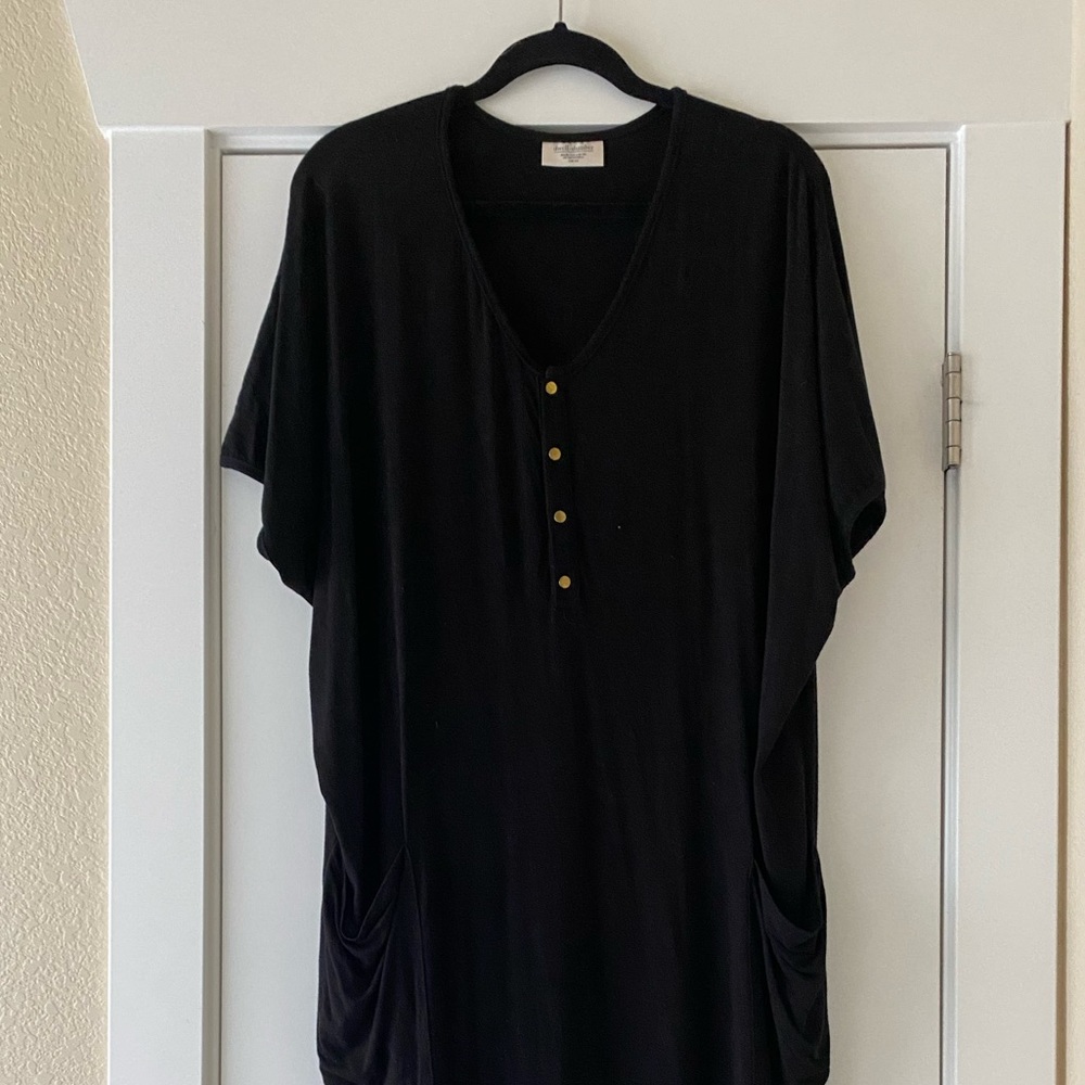 Dwell & Slumber black OS cocoon. EUC. Smoke free pet free home.